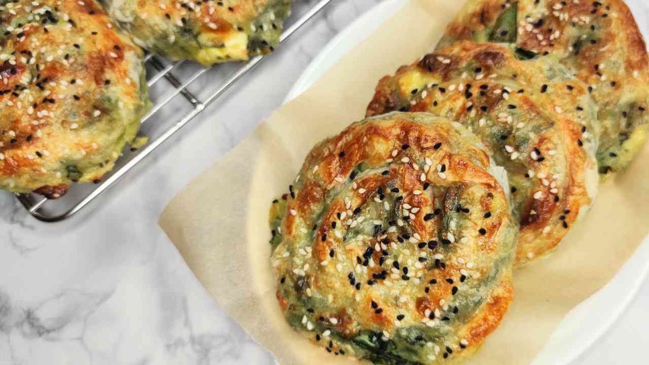 Turkish Spinach Börek Recipe (Ispanaklı Börek) - Middle Eastern Recipes
